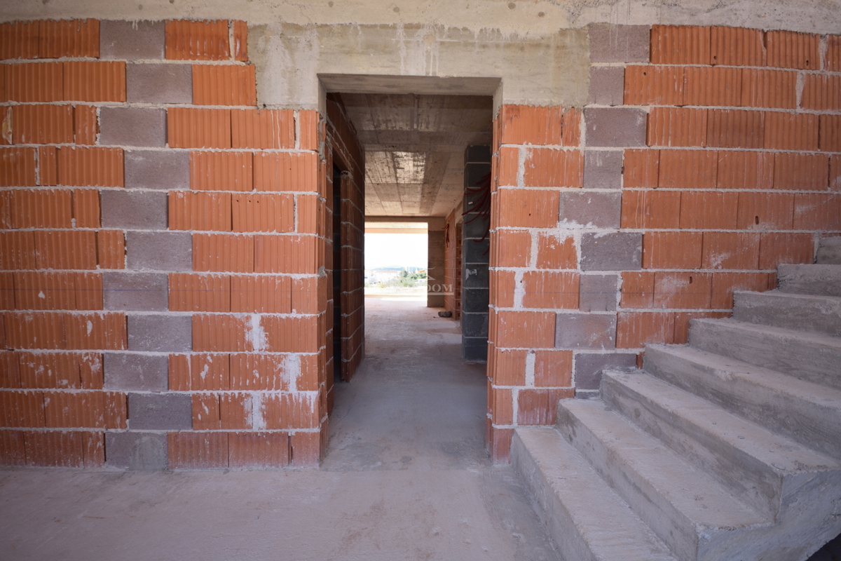 Vodice - Appartamento di lusso S1 con giardino in posizione tranquilla, nuova costruzione