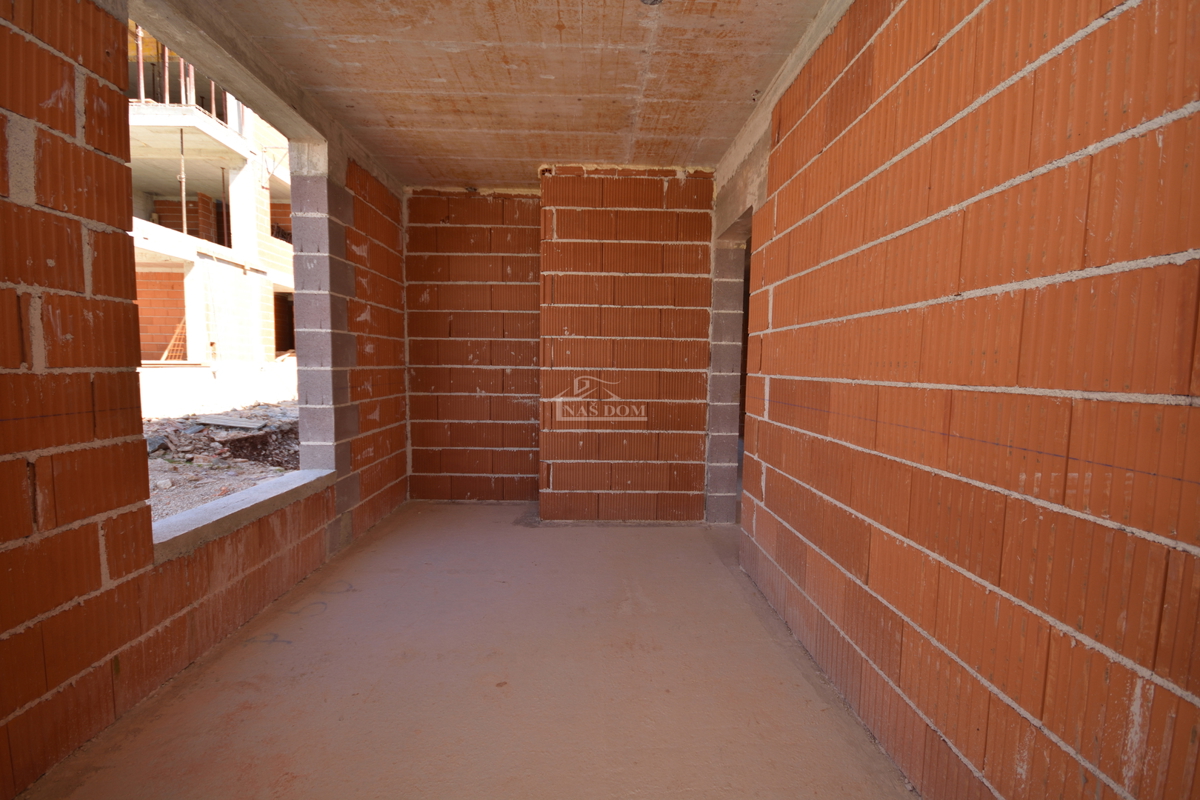 Vodice - Appartamento di lusso S1 con giardino in posizione tranquilla, nuova costruzione