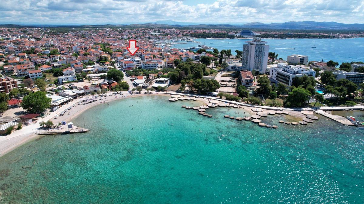 Vodice - Appartamento S4 con giardino, a 50m dalla spiaggia