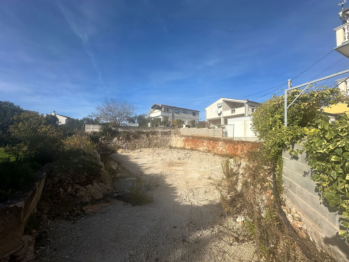 Vodice - terreno edificabile a 600m dalla spiaggia