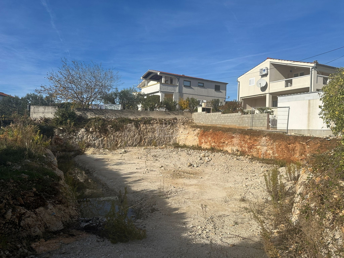 Vodice - terreno edificabile a 600m dalla spiaggia