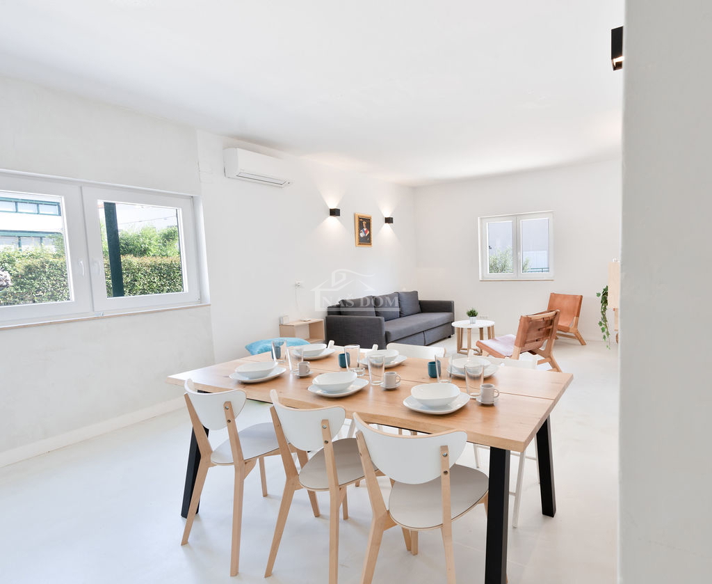 Vodice - 3 case con appartamenti e piscina a Vodice, vicino al centro e alla spiaggia