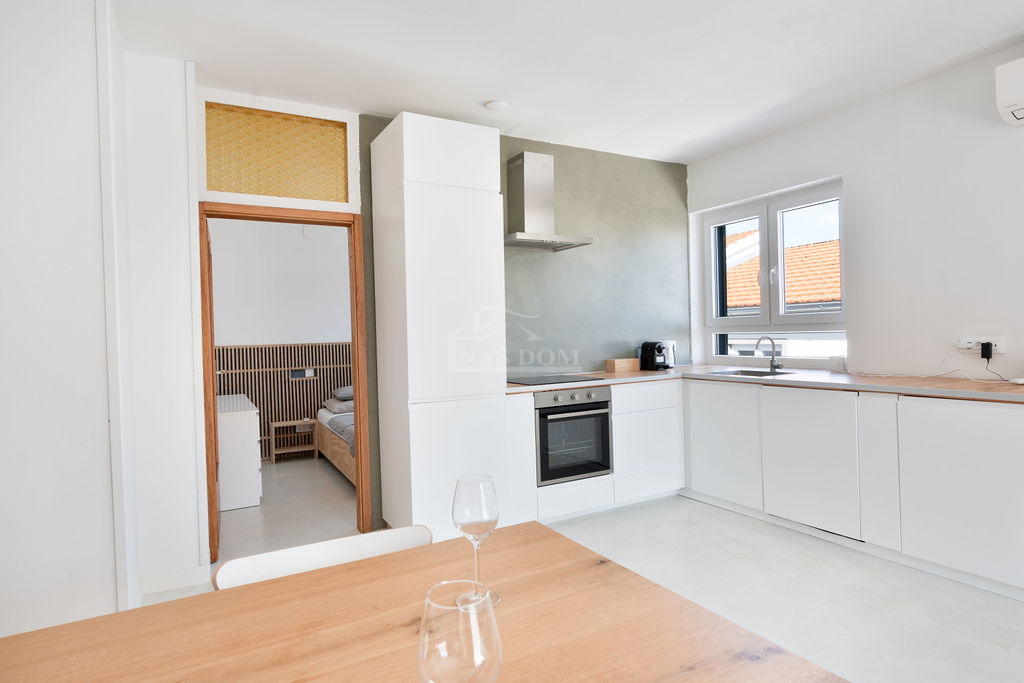 Vodice - 3 case con appartamenti e piscina a Vodice, vicino al centro e alla spiaggia