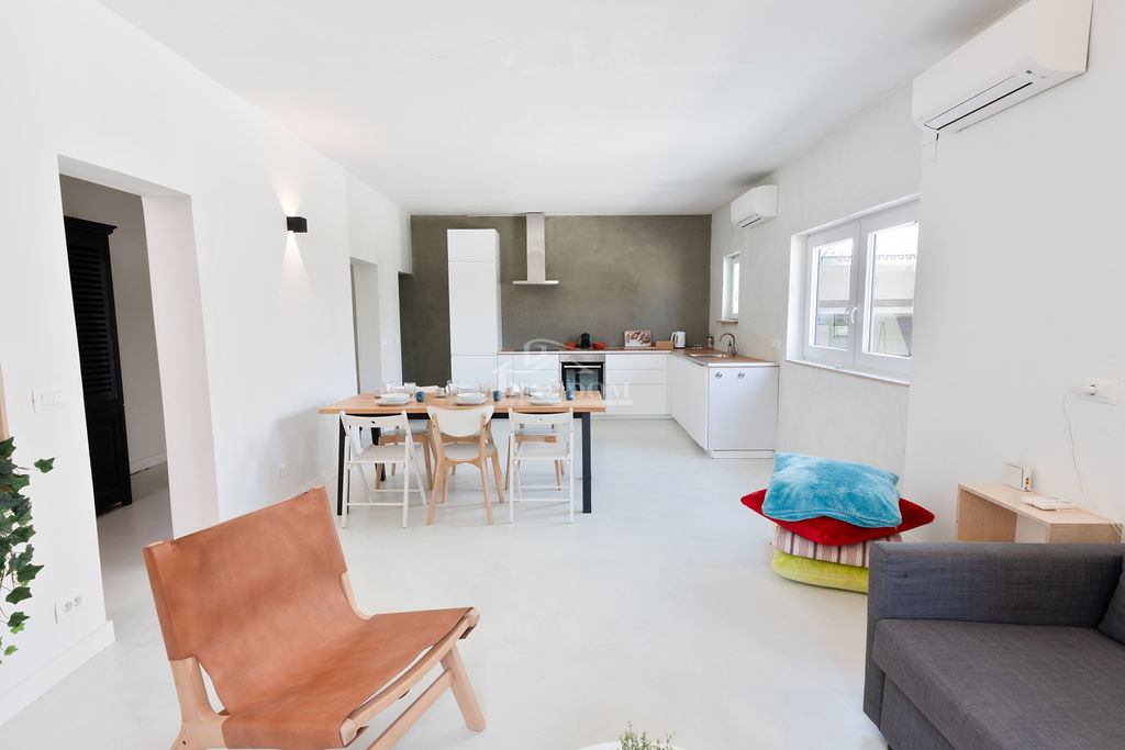 Vodice - 3 case con appartamenti e piscina a Vodice, vicino al centro e alla spiaggia