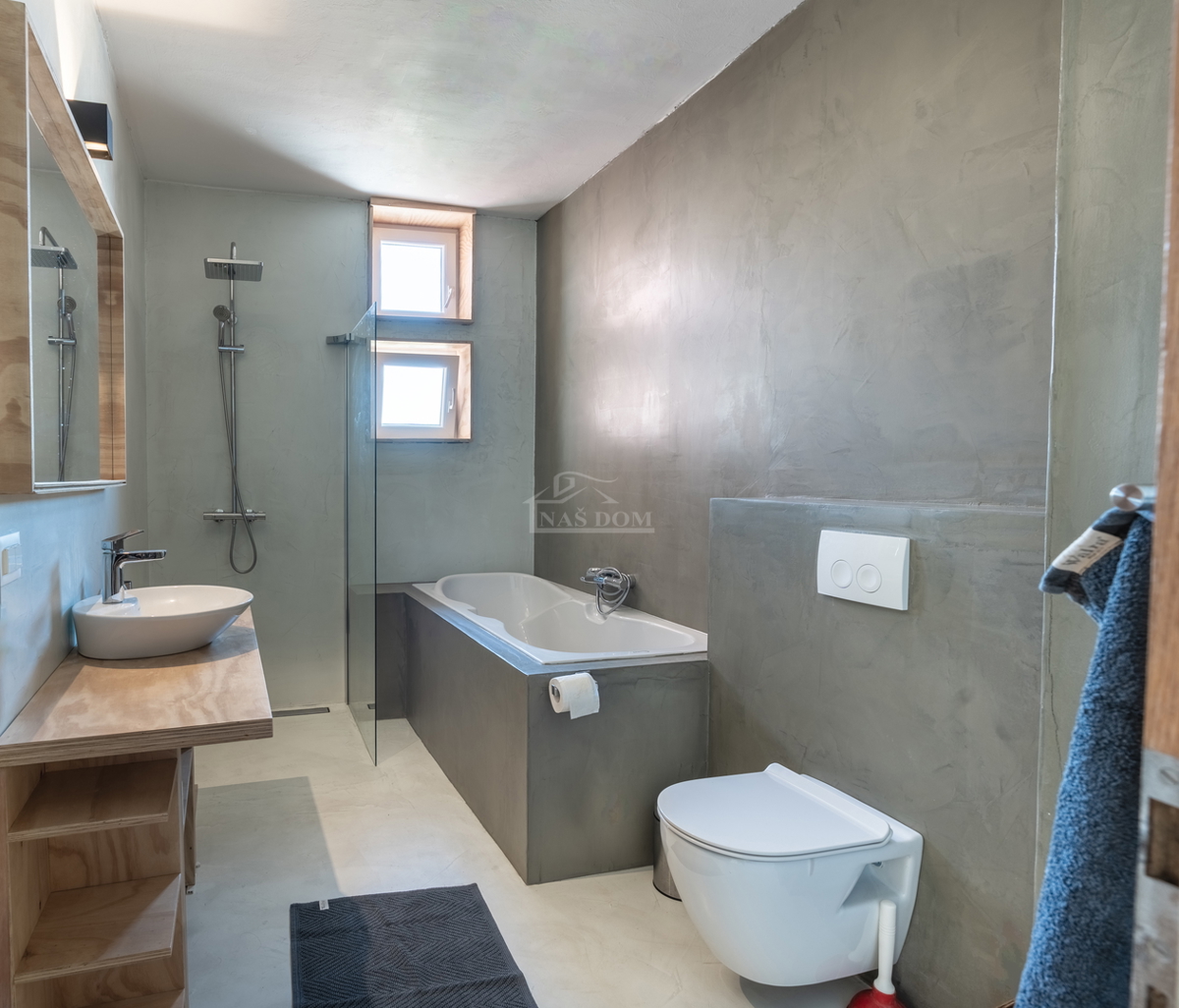 Vodice - 3 case con appartamenti e piscina a Vodice, vicino al centro e alla spiaggia