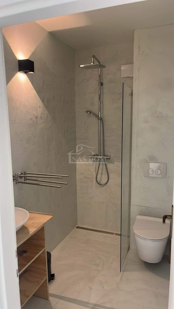 Vodice - 3 case con appartamenti e piscina a Vodice, vicino al centro e alla spiaggia