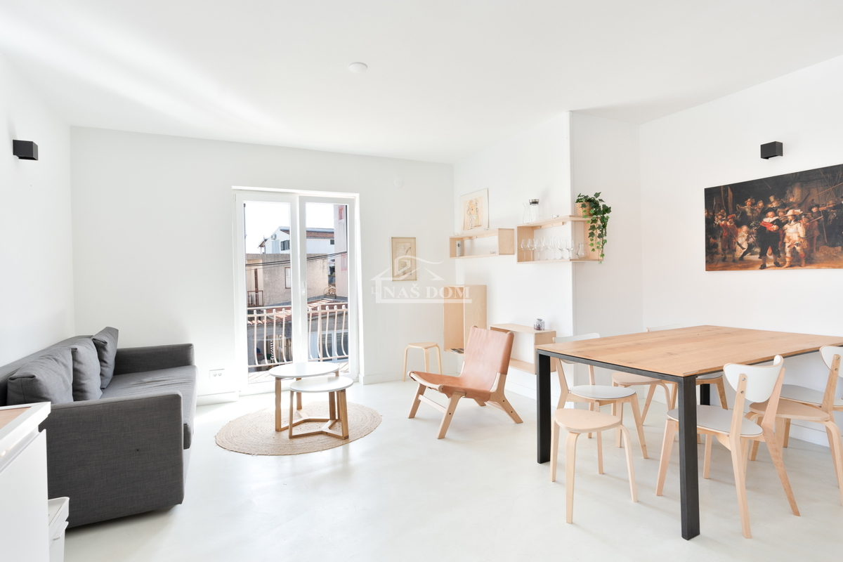 Vodice - 3 case con appartamenti e piscina a Vodice, vicino al centro e alla spiaggia