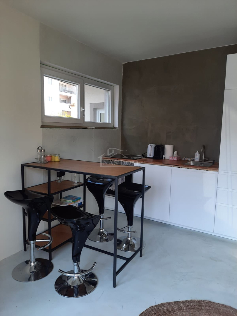 Vodice - 3 case con appartamenti e piscina a Vodice, vicino al centro e alla spiaggia