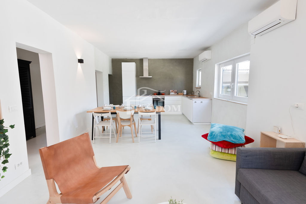 Vodice - 3 case con appartamenti e piscina a Vodice, vicino al centro e alla spiaggia