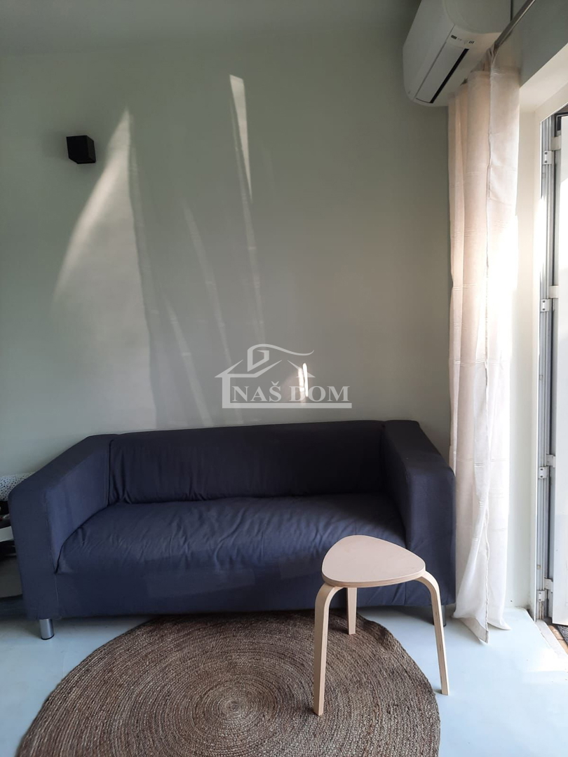 Vodice - 3 case con appartamenti e piscina a Vodice, vicino al centro e alla spiaggia