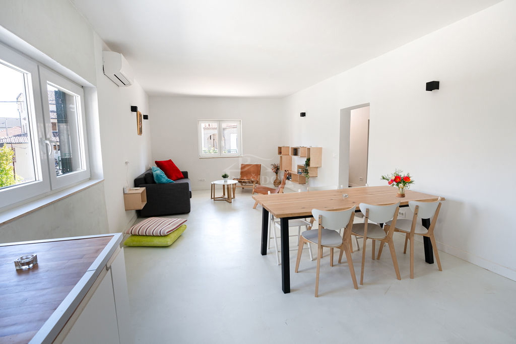 Vodice - 3 case con appartamenti e piscina a Vodice, vicino al centro e alla spiaggia