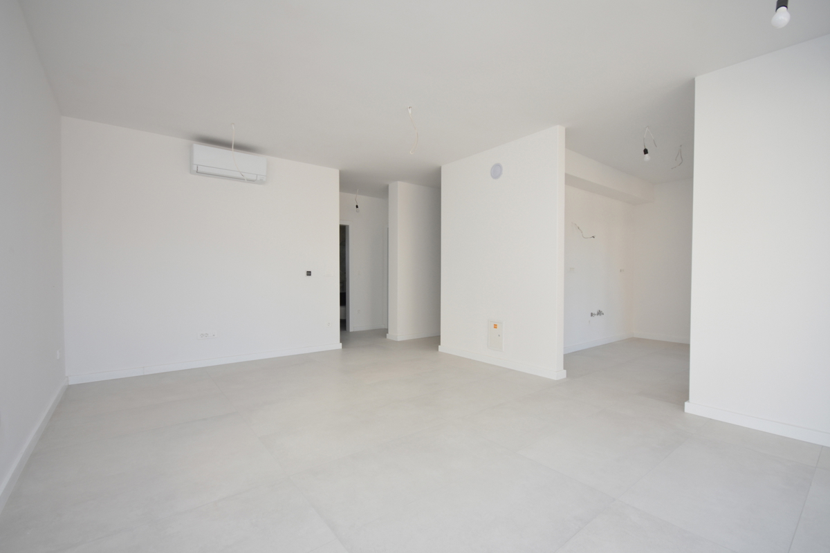 Vodice - Appartamento S3 al piano terra con giardino in una posizione eccellente