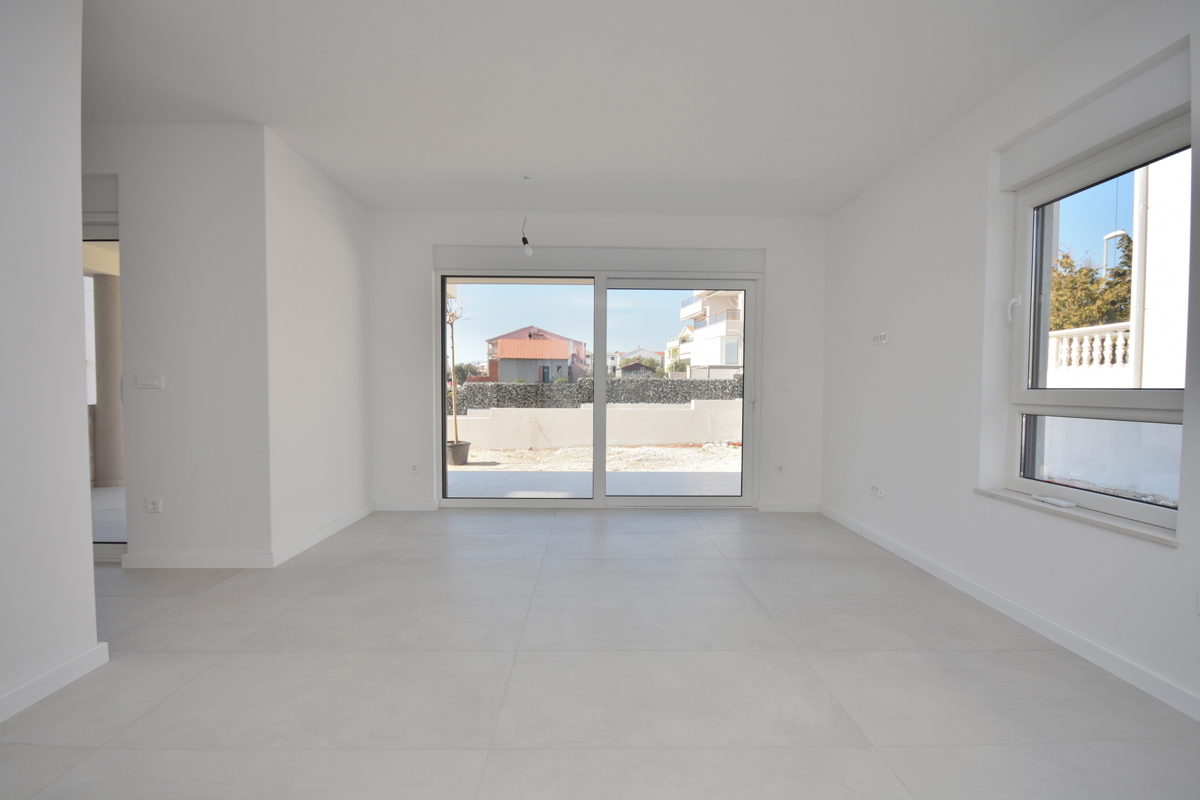 Vodice - Appartamento S3 al piano terra con giardino in una posizione eccellente