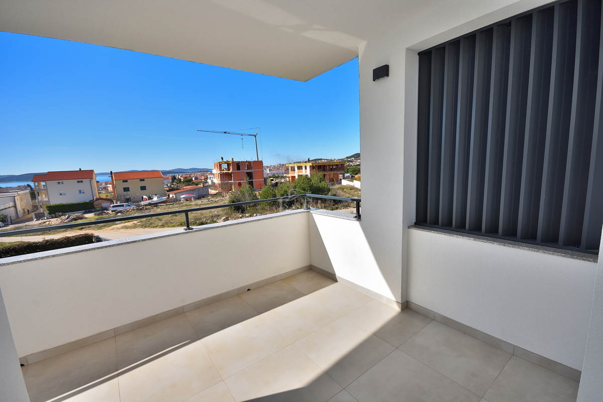 Appartamento bilocale al primo piano con vista mare