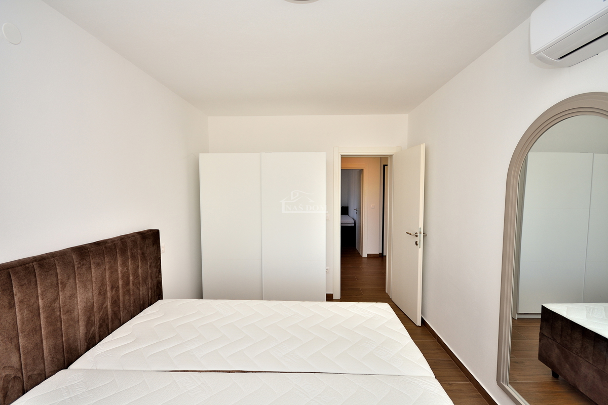 Appartamento bilocale al primo piano con vista mare