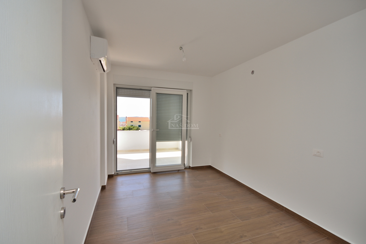 Appartamento bilocale al primo piano con vista mare