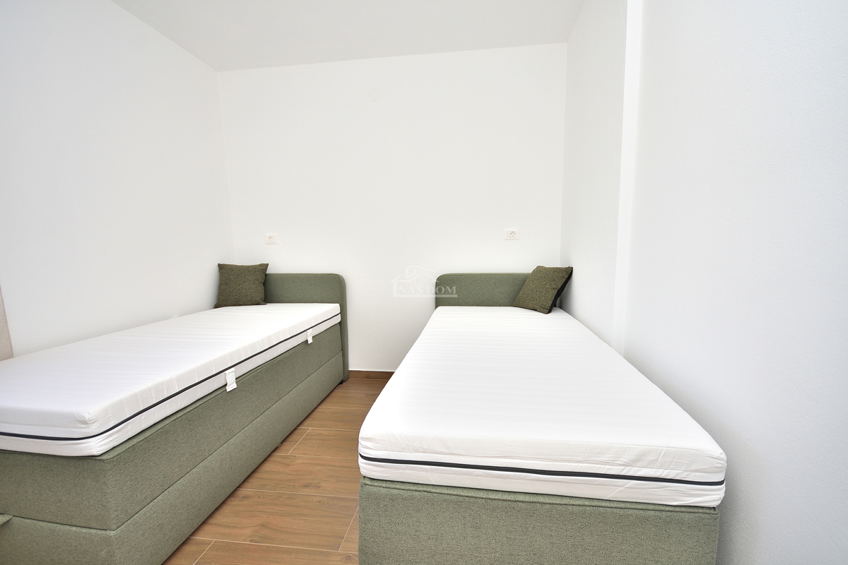 Appartamento bilocale al primo piano con vista mare