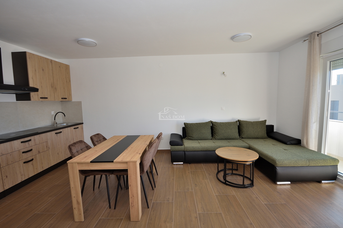 Appartamento bilocale al primo piano con vista mare