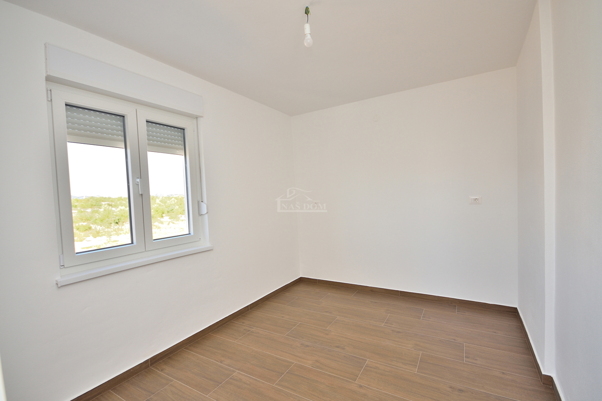 Appartamento bilocale al primo piano con vista mare