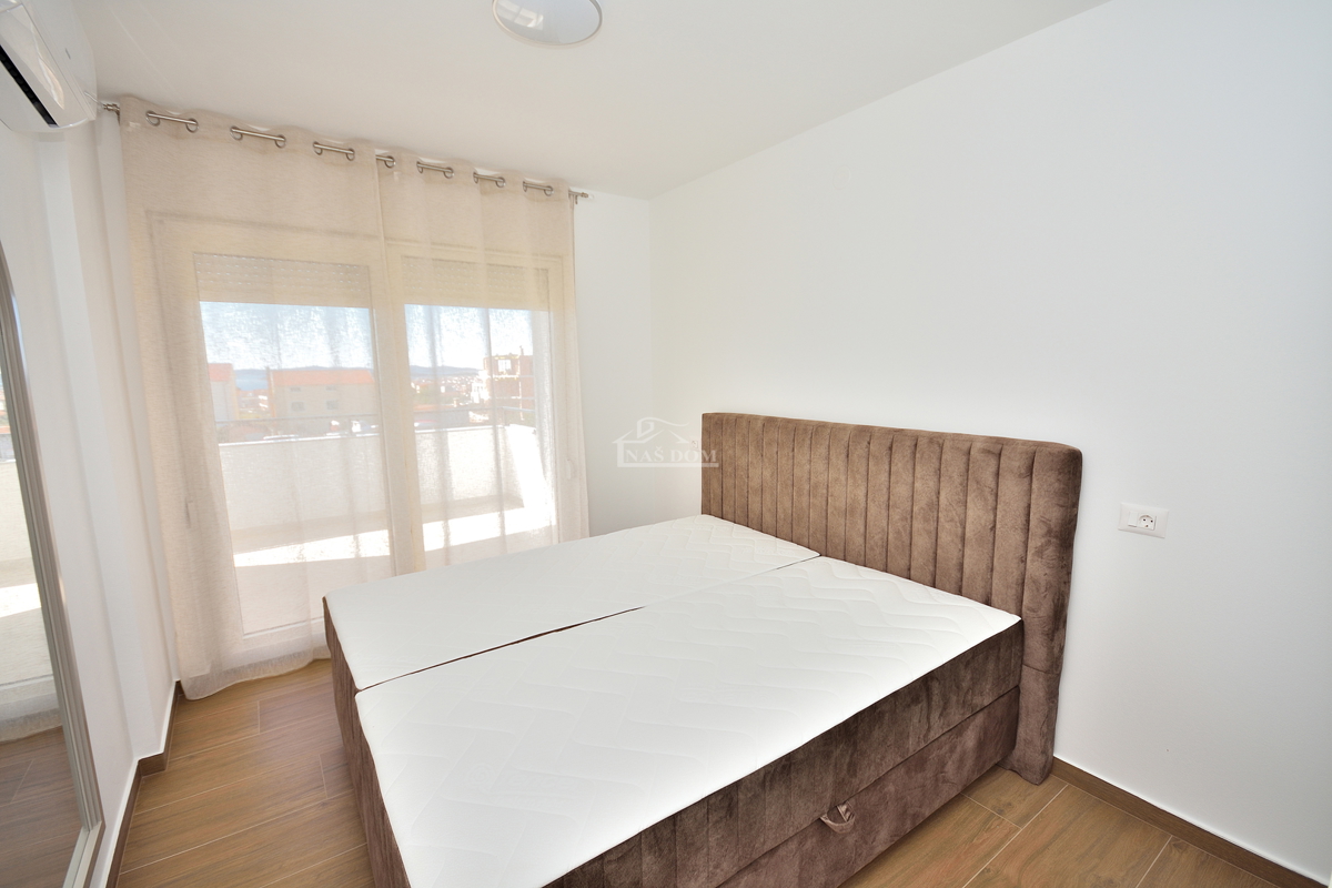 Appartamento bilocale al primo piano con vista mare