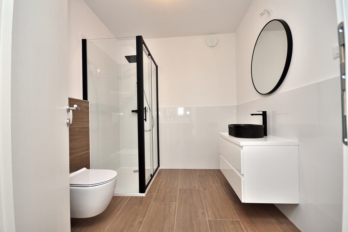 Appartamento bilocale al primo piano con vista mare