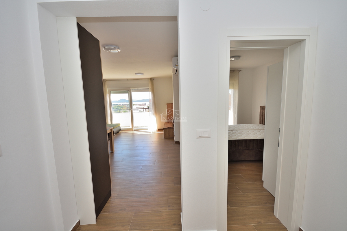 Appartamento bilocale al primo piano con vista mare