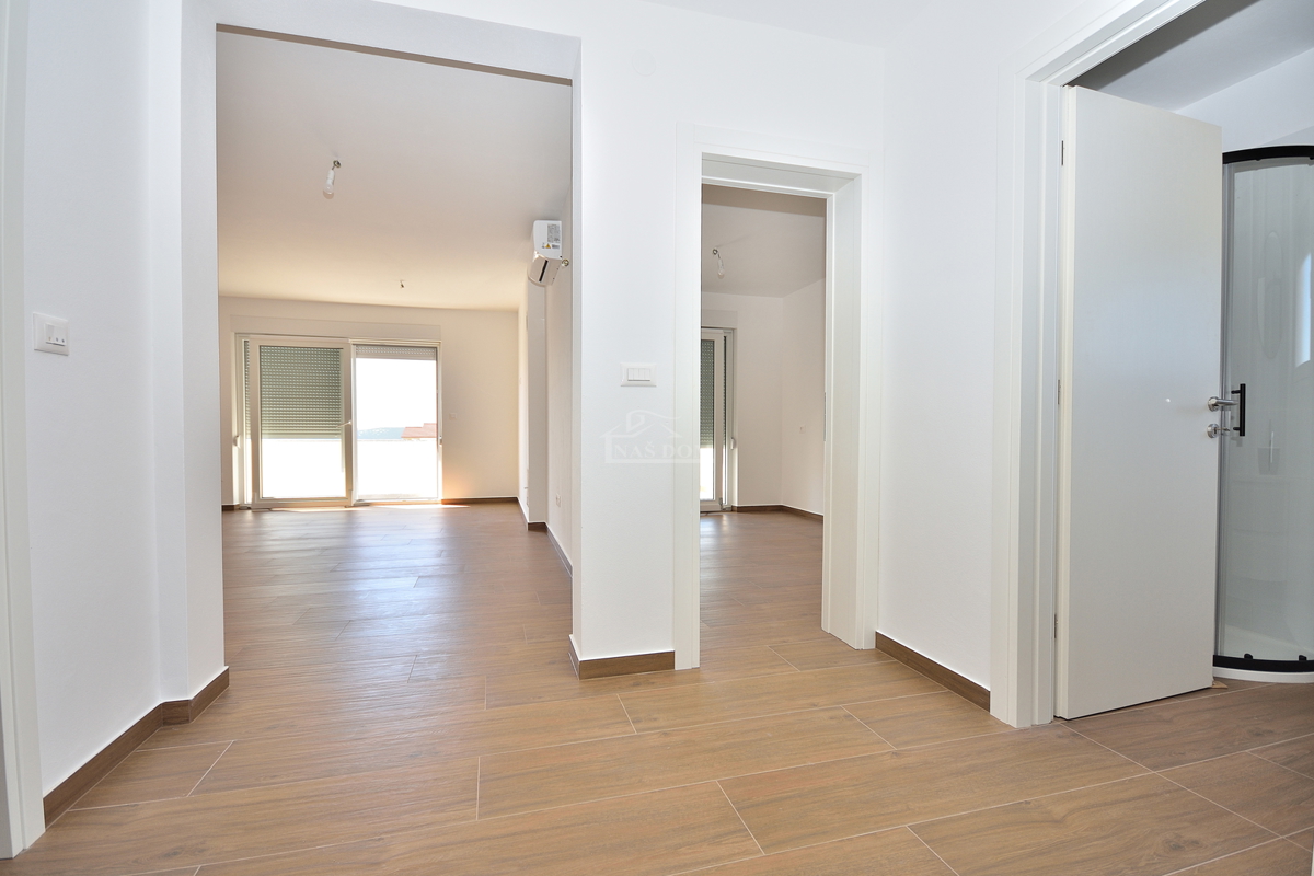 Appartamento bilocale al primo piano con vista mare