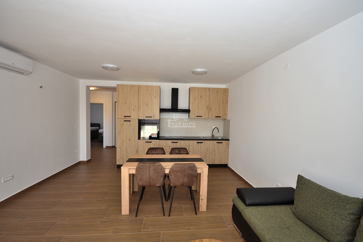 Appartamento bilocale al primo piano con vista mare