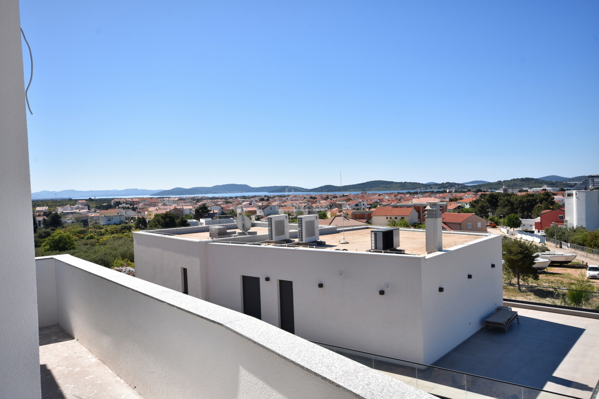 Appartamento bilocale al primo piano con vista mare