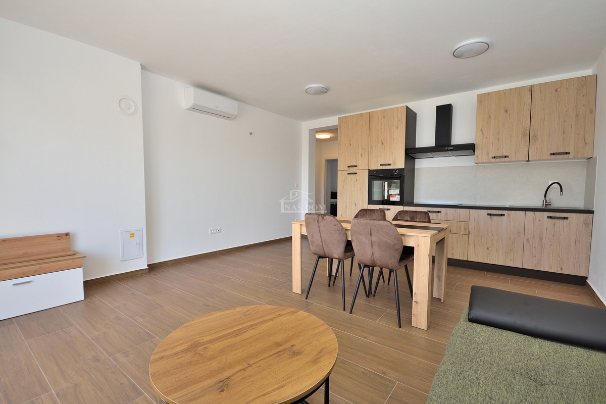 Appartamento bilocale al primo piano con vista mare