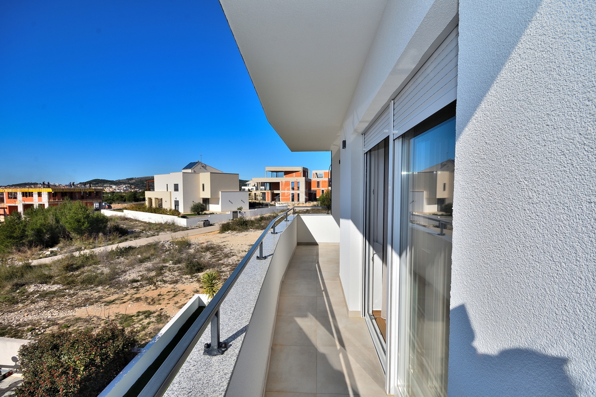 Appartamento bilocale al primo piano con vista mare