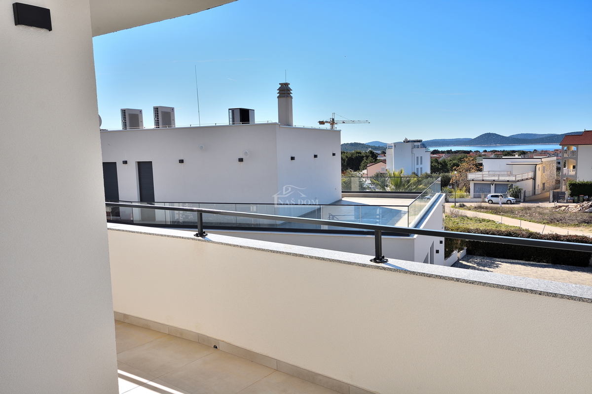 Appartamento bilocale al primo piano con vista mare