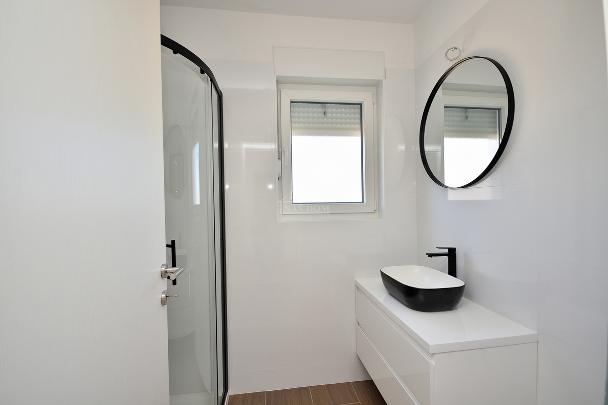 Appartamento bilocale al primo piano con vista mare