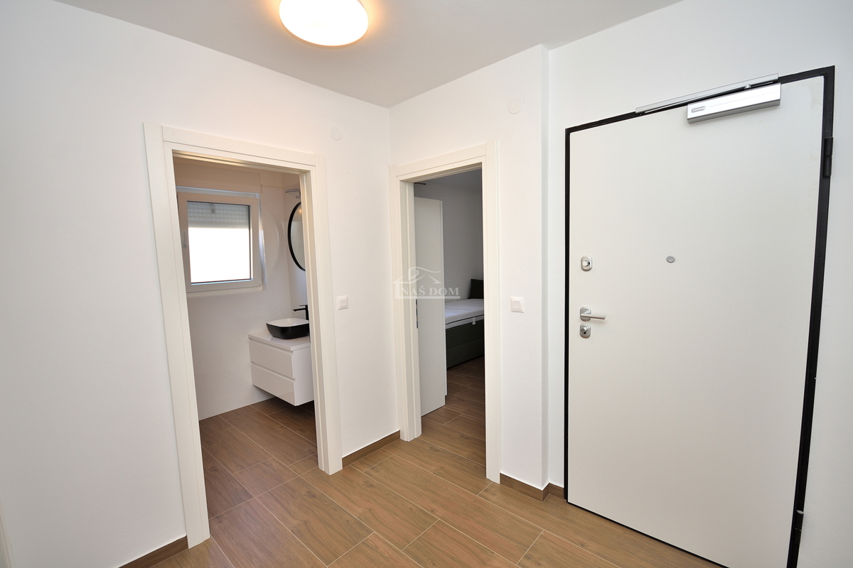 Appartamento bilocale al primo piano con vista mare