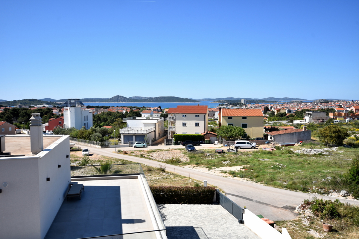 Appartamento bilocale al primo piano con vista mare