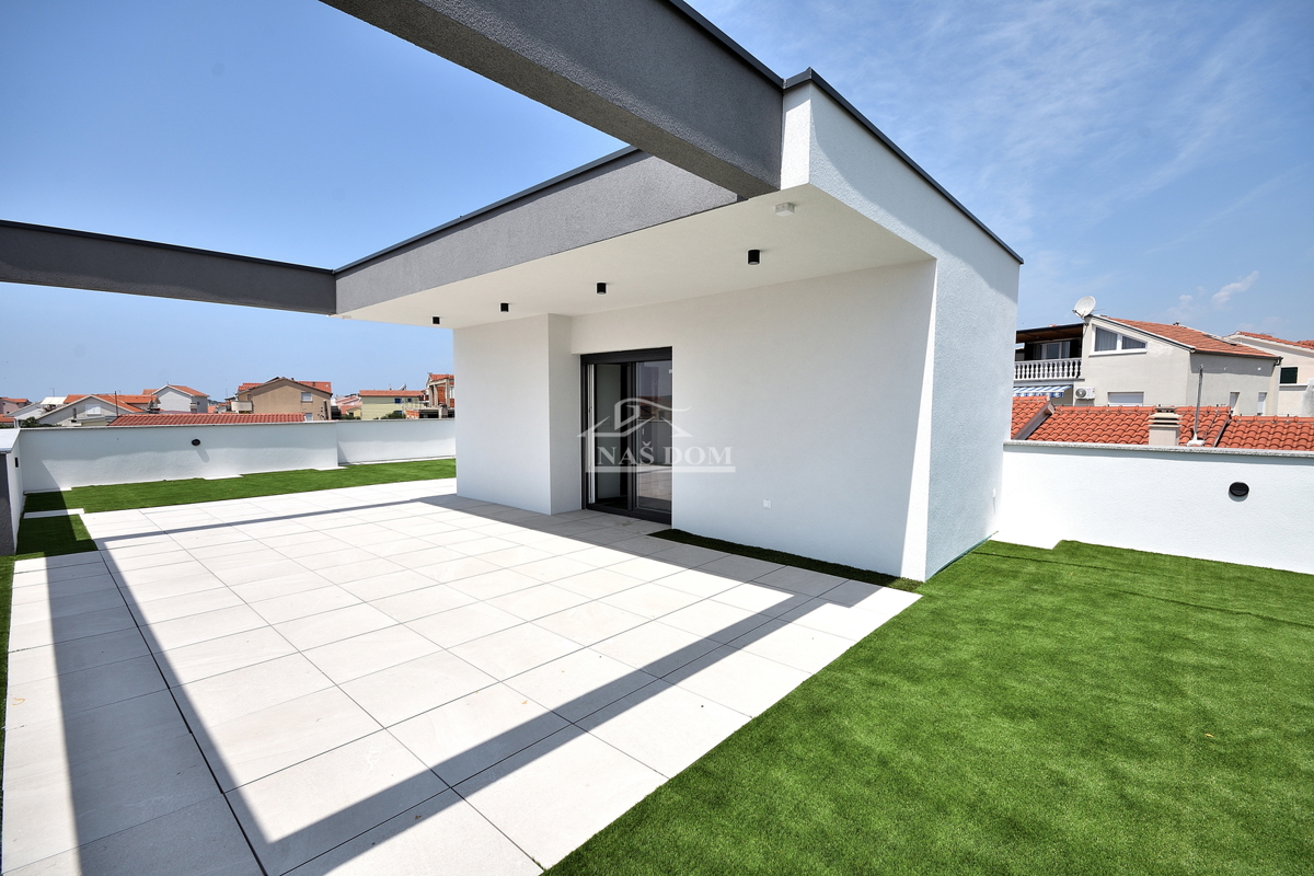 Vodice - NUOVA COSTRUZIONE* Casa S2 con terrazza sul tetto, vista mare, a 150 m dalla spiaggia