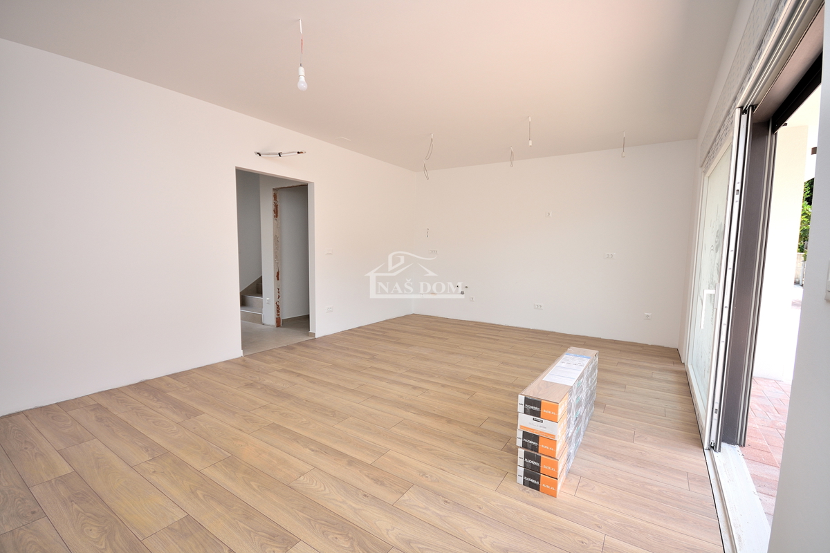 Vodice - NUOVA COSTRUZIONE* Casa S2 con terrazza sul tetto, vista mare, a 150 m dalla spiaggia
