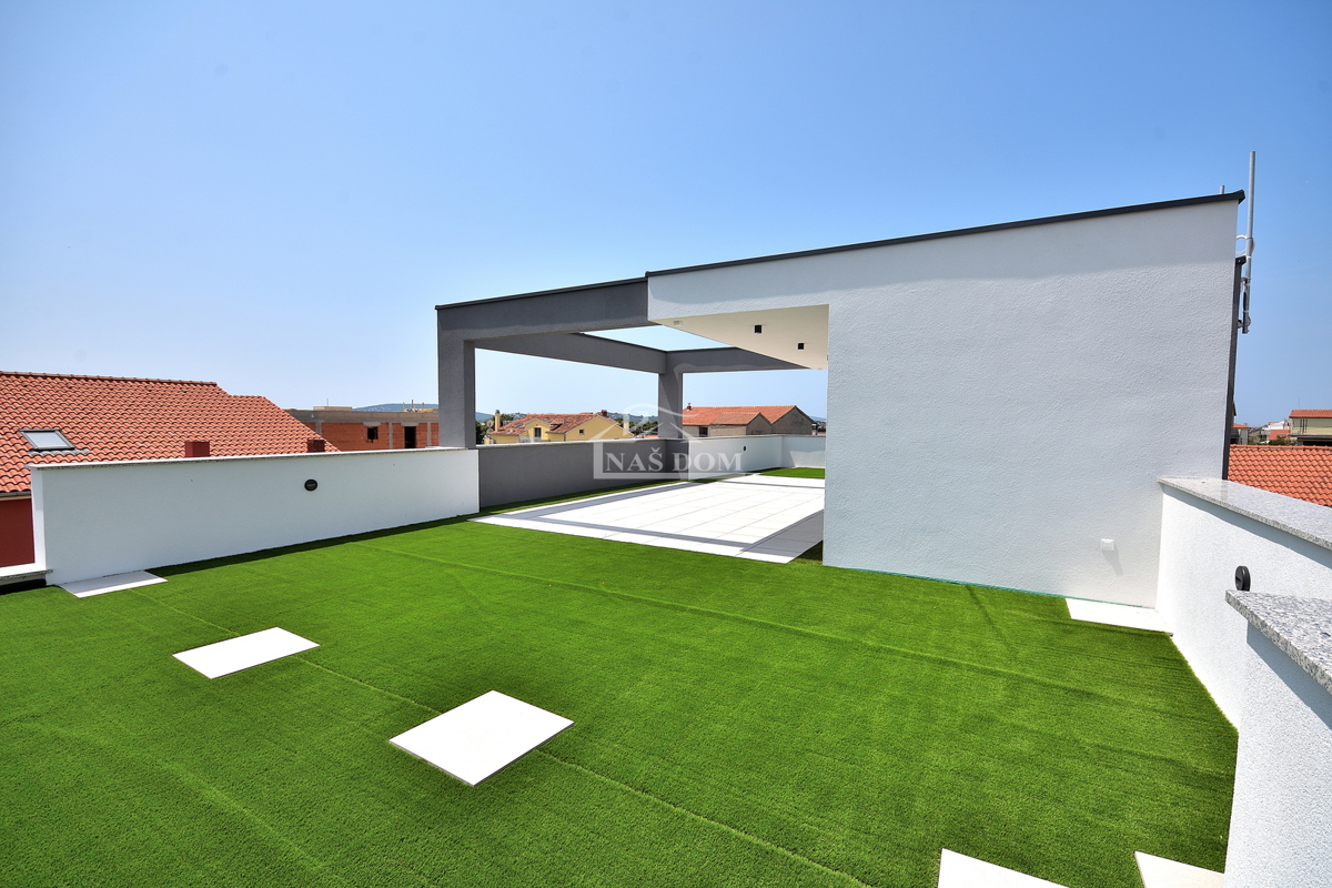 Vodice - NUOVA COSTRUZIONE* Casa S2 con terrazza sul tetto, vista mare, a 150 m dalla spiaggia
