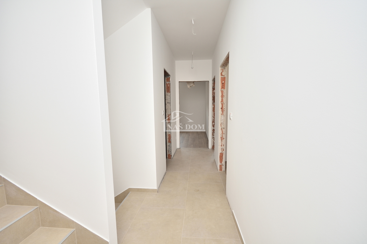 Vodice - NUOVA COSTRUZIONE* Casa S2 con terrazza sul tetto, vista mare, a 150 m dalla spiaggia