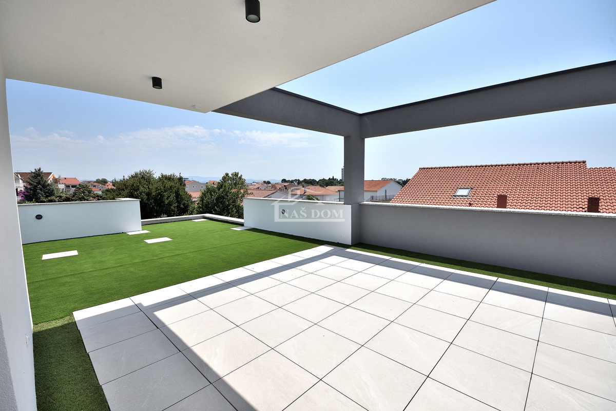 Vodice - NUOVA COSTRUZIONE* Casa S2 con terrazza sul tetto, vista mare, a 150 m dalla spiaggia
