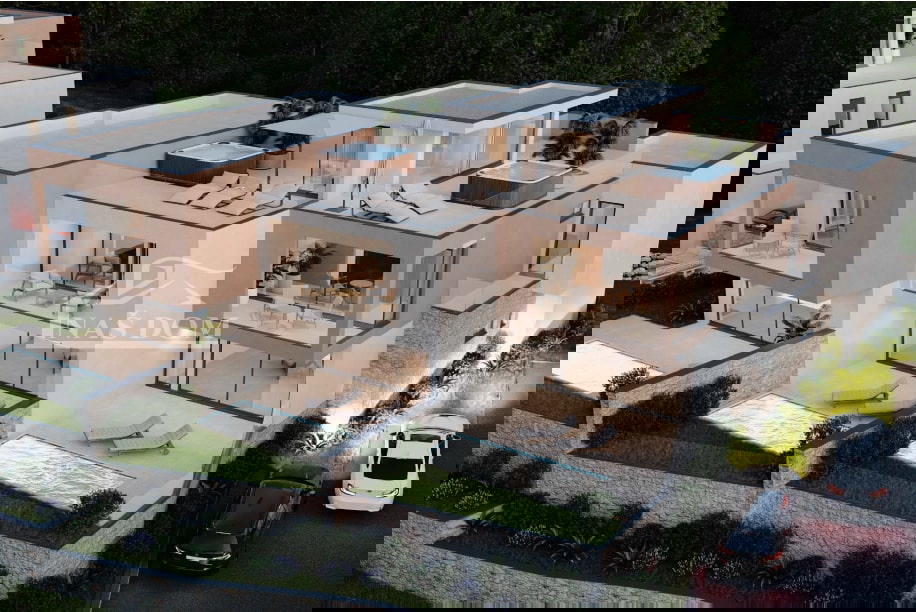 Vodice - NUOVA COSTRUZIONE Appartamento S3 con piscina, terrazza sul tetto con vista mare