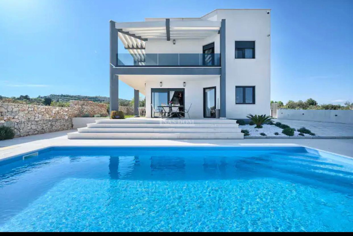 Vodice - Villa di lusso con piscina e terrazza sul tetto, vista mare