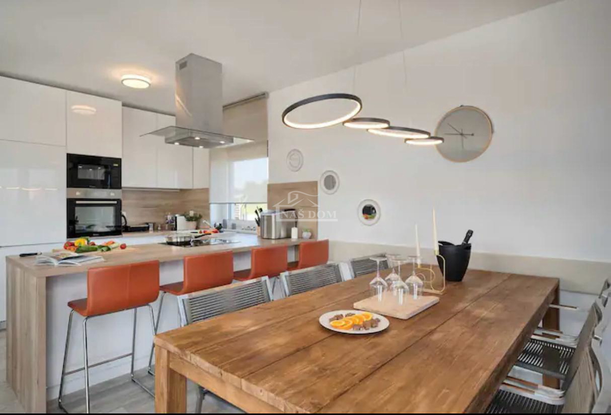 Vodice - Villa di lusso con piscina e terrazza sul tetto, vista mare