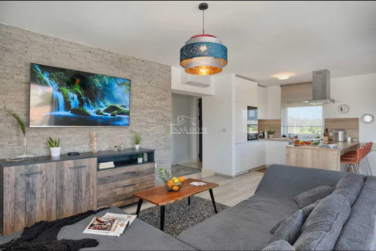 Vodice - Villa di lusso con piscina e terrazza sul tetto, vista mare