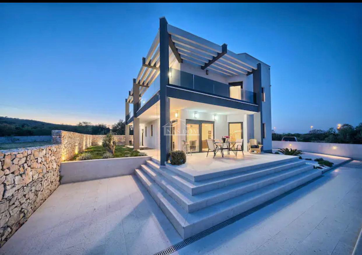Vodice - Villa di lusso con piscina e terrazza sul tetto, vista mare