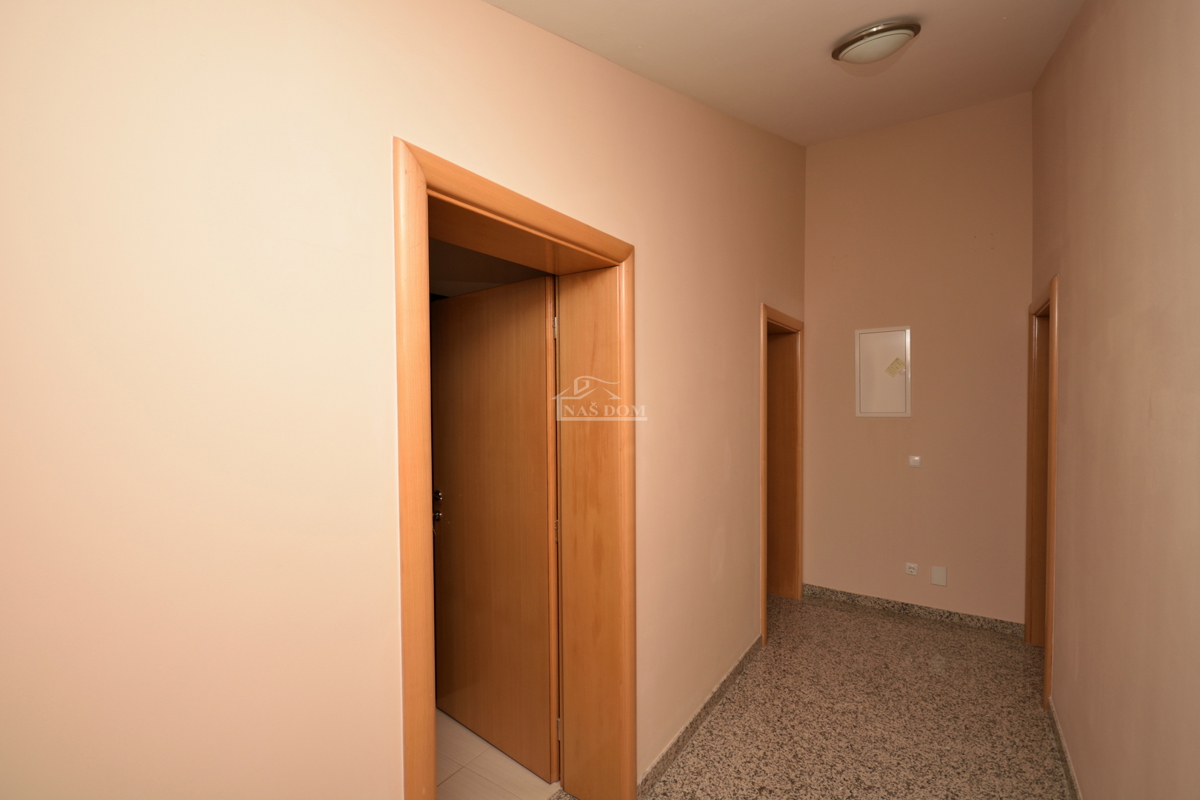 Vodice - piano di un edificio con 2 appartamenti