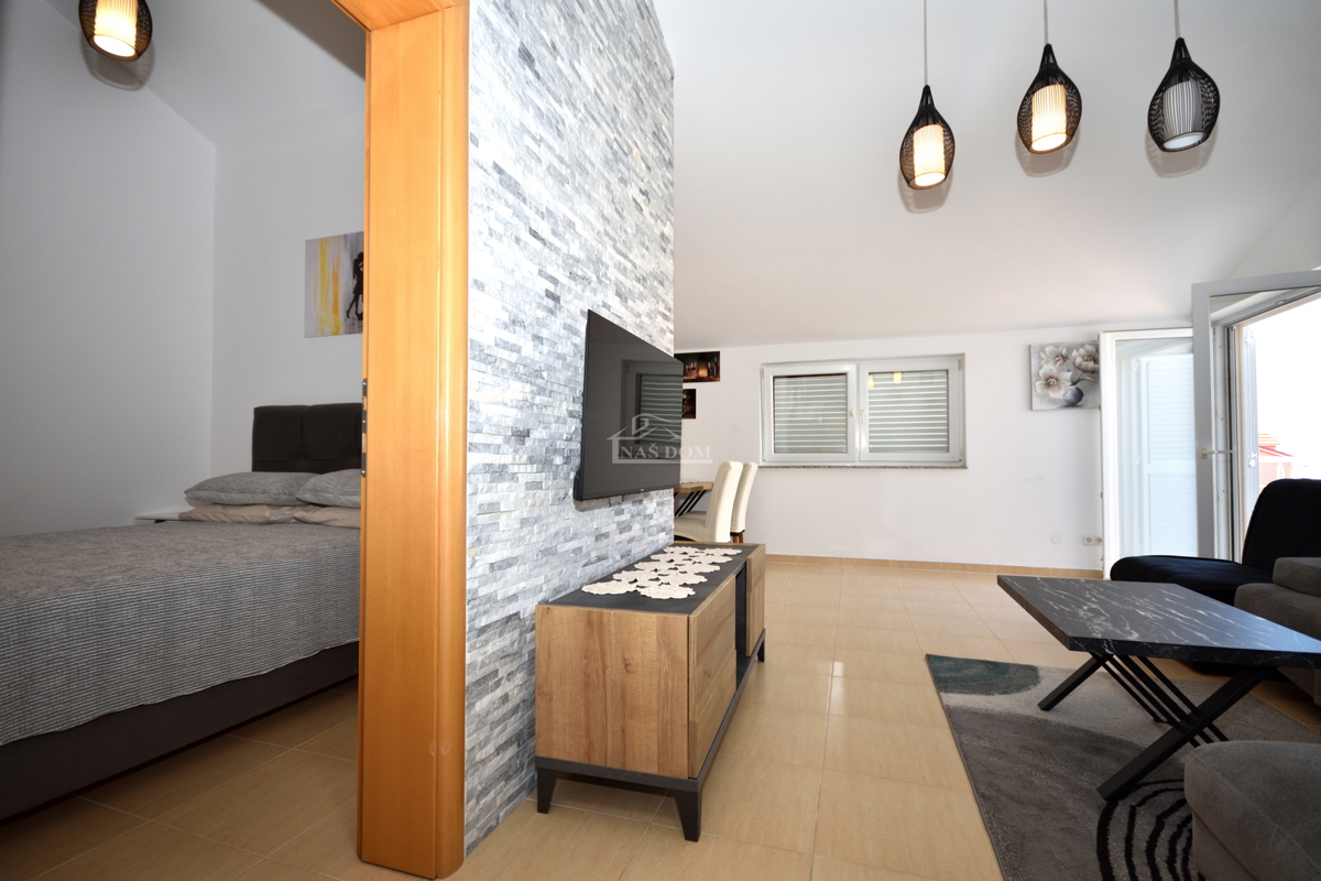 Vodice - piano di un edificio con 2 appartamenti