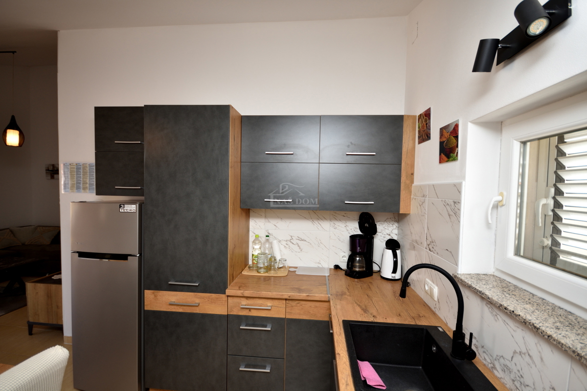 Vodice - piano di un edificio con 2 appartamenti