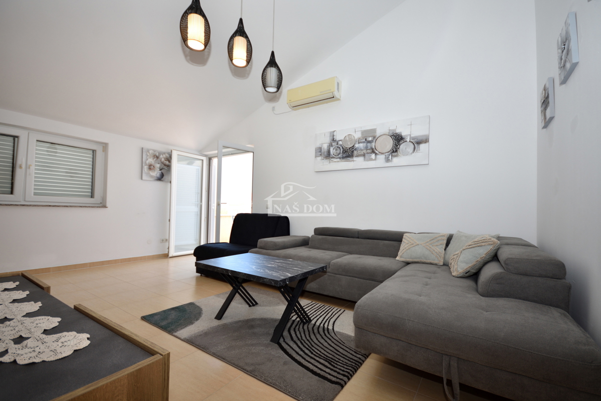 Vodice - piano di un edificio con 2 appartamenti