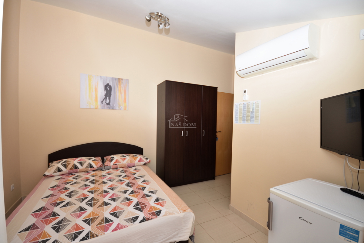 Vodice - piano di un edificio con 2 appartamenti